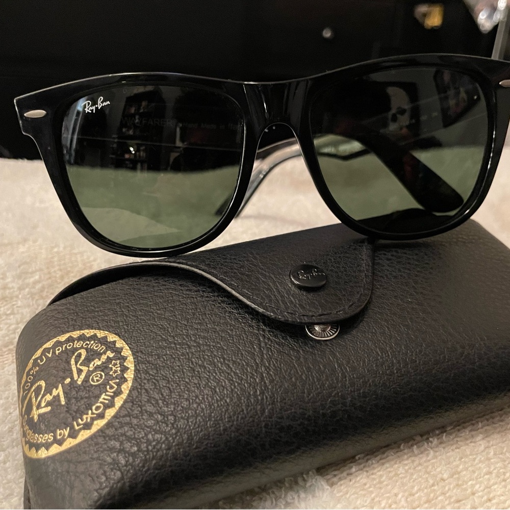 Ray-Ban Classic Black Sunglasses with Case